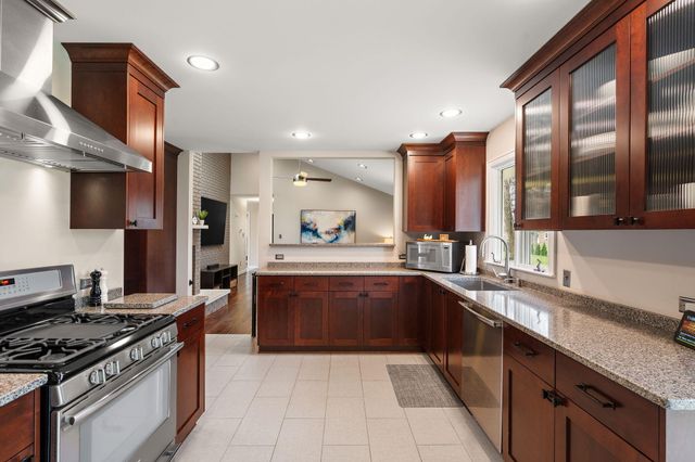 9468 Hilltop Drive, St. John, IN 46373