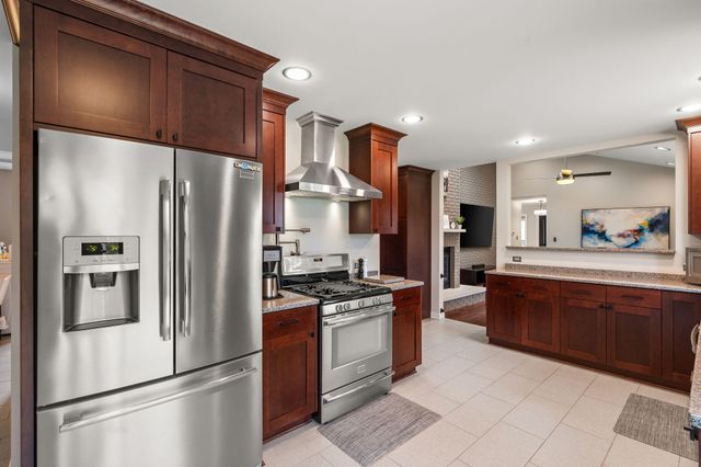 9468 Hilltop Drive, St. John, IN 46373