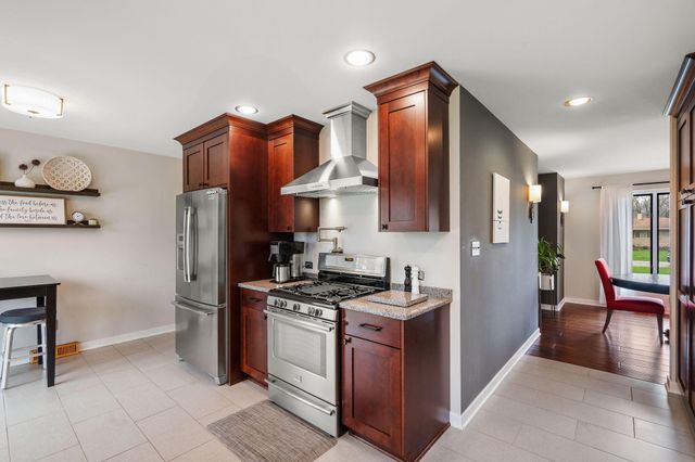 9468 Hilltop Drive, St. John, IN 46373