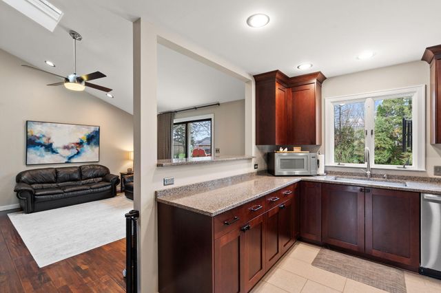 9468 Hilltop Drive, St. John, IN 46373