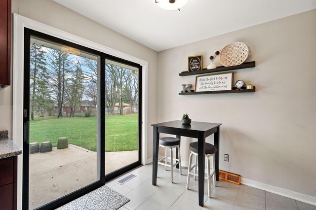 9468 Hilltop Drive, St. John, IN 46373