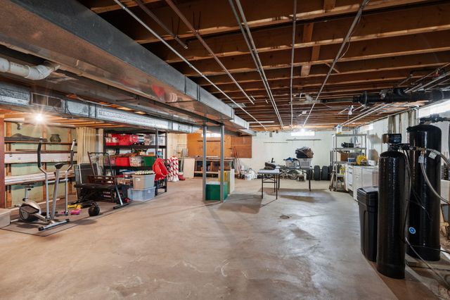 9468 Hilltop Drive, St. John, IN 46373