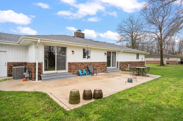 9468 Hilltop Drive, St. John, IN 46373