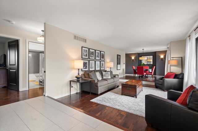 9468 Hilltop Drive, St. John, IN 46373