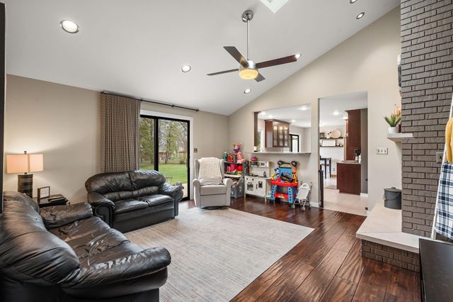 9468 Hilltop Drive, St. John, IN 46373