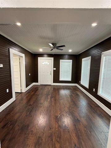 108 W Dallas Street, Cleveland, TX 77327