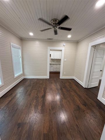 108 W Dallas Street, Cleveland, TX 77327