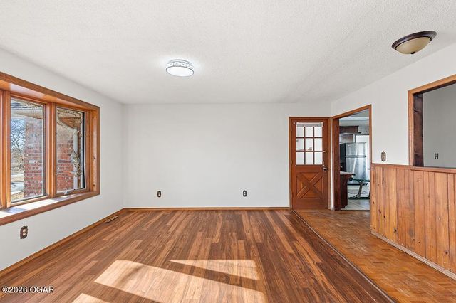 1925 E 46th Street, Joplin, MO 64804