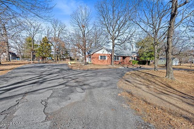 1925 E 46th Street, Joplin, MO 64804