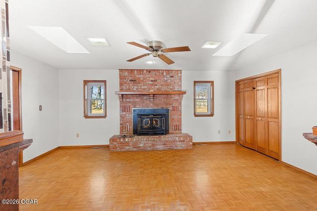 1925 E 46th Street, Joplin, MO 64804