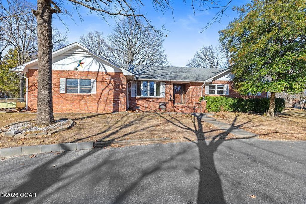 1925 E 46th Street, Joplin, MO 64804