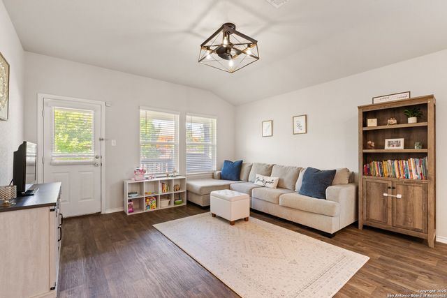 13927 Borolanite Dr, San Antonio, TX 78253