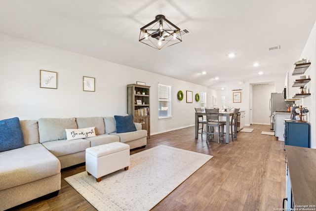 13927 Borolanite Dr, San Antonio, TX 78253