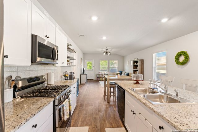 13927 Borolanite Dr, San Antonio, TX 78253