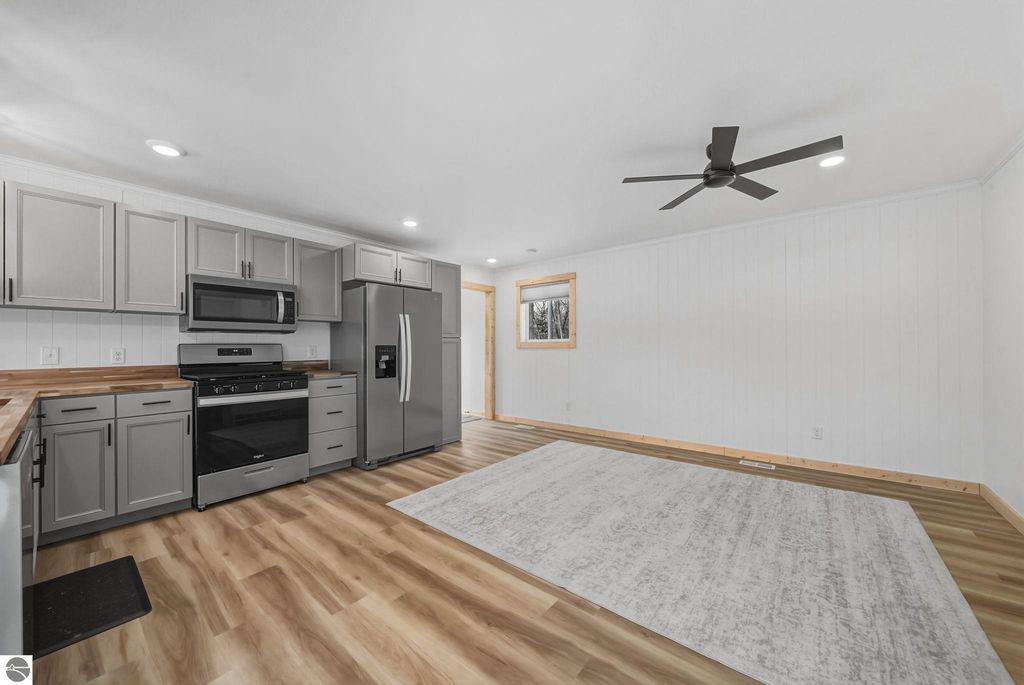 Image 14 of property listing at 17432 Jennifer Drive, Wellston, MI 49689