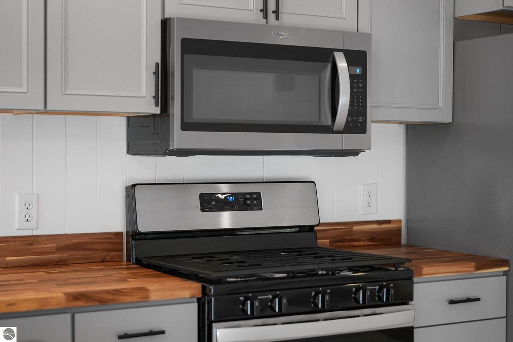 Image 16 of property listing at 17432 Jennifer Drive, Wellston, MI 49689