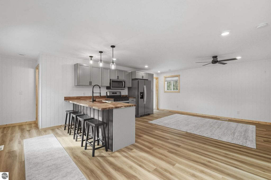 Image 18 of property listing at 17432 Jennifer Drive, Wellston, MI 49689