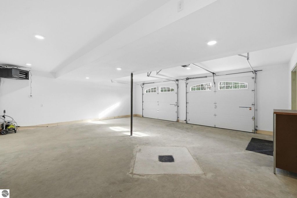 Image 30 of property listing at 17432 Jennifer Drive, Wellston, MI 49689