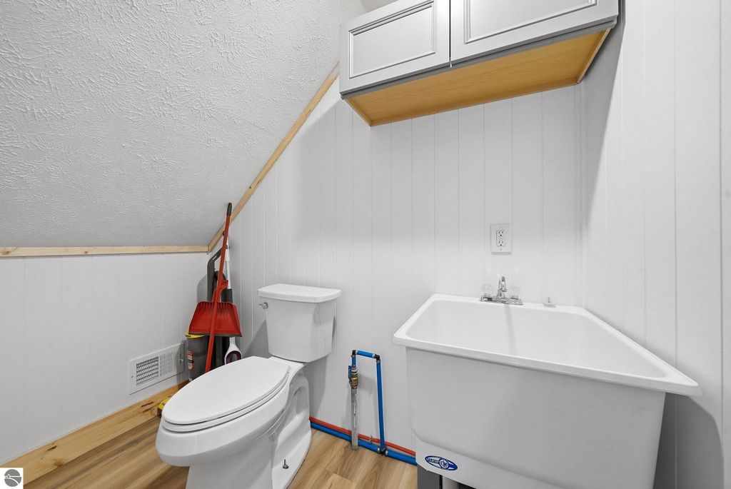 Image 31 of property listing at 17432 Jennifer Drive, Wellston, MI 49689