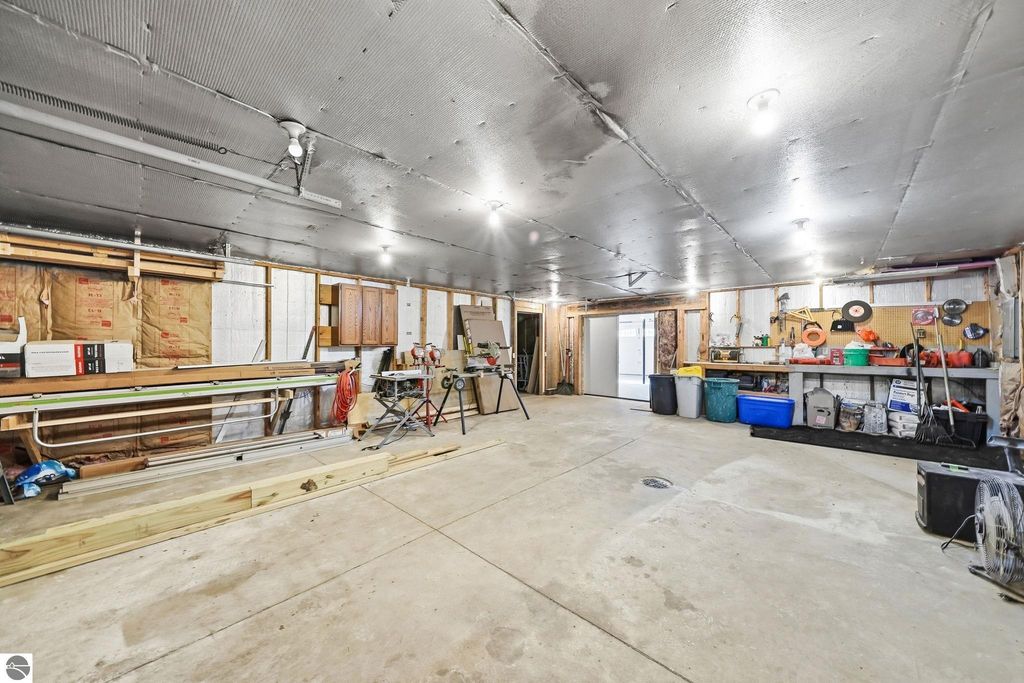 Image 33 of property listing at 17432 Jennifer Drive, Wellston, MI 49689