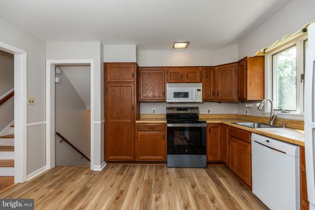 17 FERNCLIFF RD, Newark, DE 19711