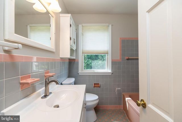 17 FERNCLIFF RD, Newark, DE 19711