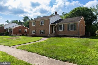 17 FERNCLIFF RD, Newark, DE 19711