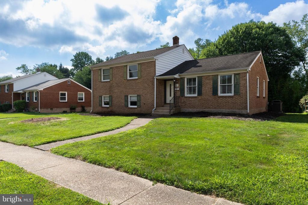 17 FERNCLIFF RD, Newark, DE 19711