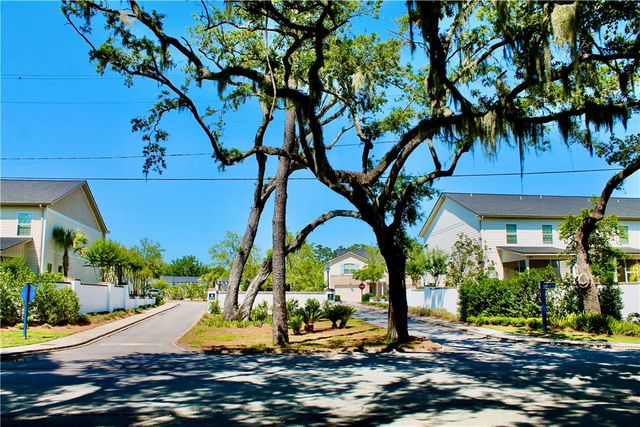 402 Mariners Circle, St Simons Island, GA 31522