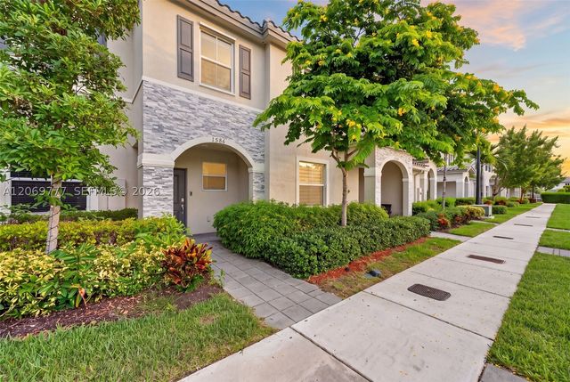 1586 SE 27th Ter 1586, Homestead, FL 33035
