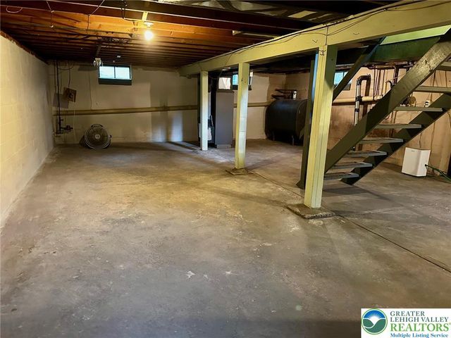 93 Center Avenue, Mount Pocono Boro, PA 18344