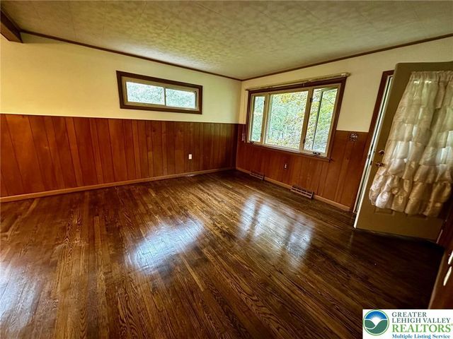 93 Center Avenue, Mount Pocono Boro, PA 18344