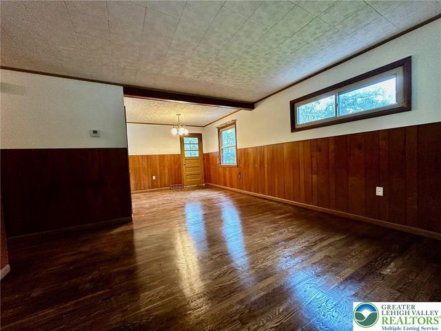 93 Center Avenue, Mount Pocono Boro, PA 18344