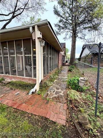 9704 Apple Gate Drive, Fort Smith, AR 72903