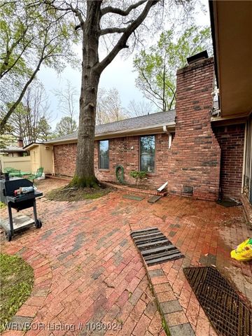 9704 Apple Gate Drive, Fort Smith, AR 72903