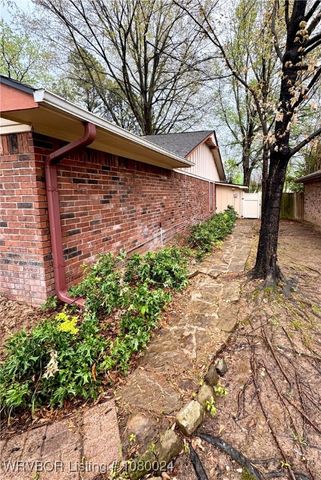 9704 Apple Gate Drive, Fort Smith, AR 72903