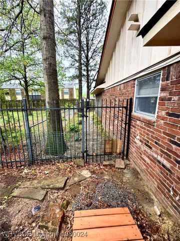 9704 Apple Gate Drive, Fort Smith, AR 72903