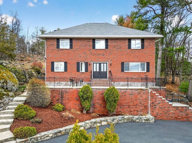 12 Parkway Dr, Saugus, MA 01906