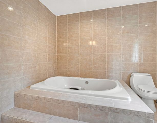 12 Parkway Dr, Saugus, MA 01906