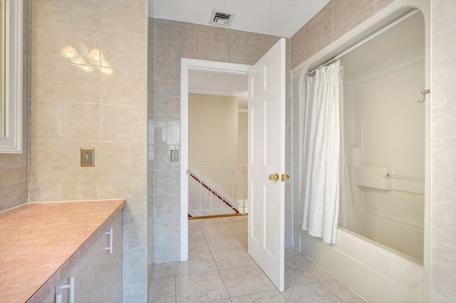 12 Parkway Dr, Saugus, MA 01906