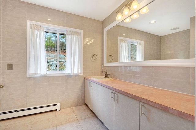 12 Parkway Dr, Saugus, MA 01906