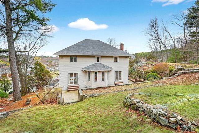 12 Parkway Dr, Saugus, MA 01906