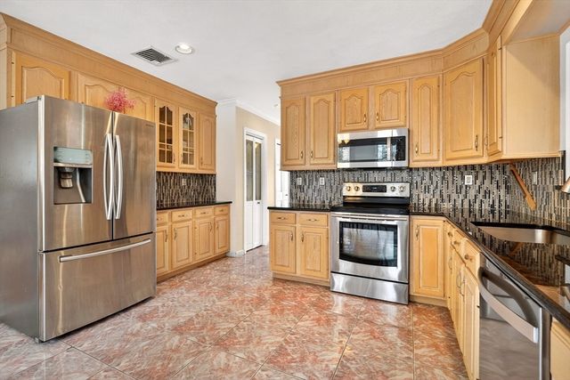 12 Parkway Dr, Saugus, MA 01906