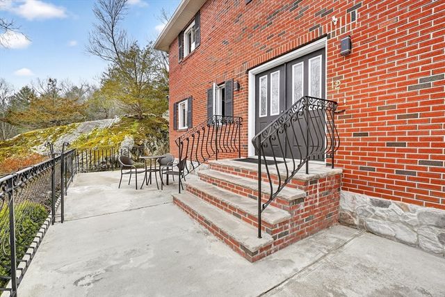 12 Parkway Dr, Saugus, MA 01906