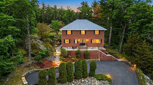 12 Parkway Dr, Saugus, MA 01906