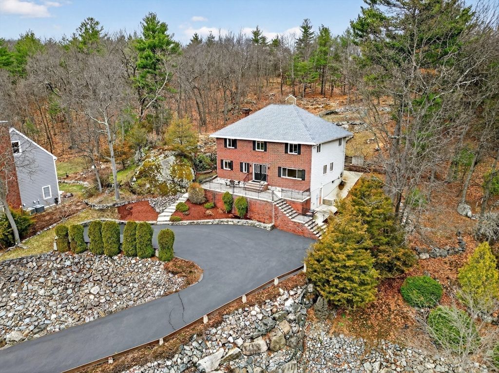 12 Parkway Dr, Saugus, MA 01906