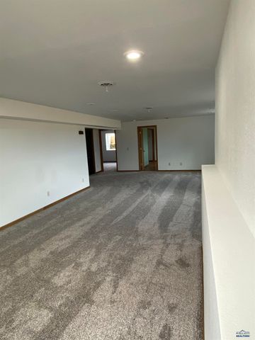 20324 AVALANCHE RD, Sturgis, SD 57785