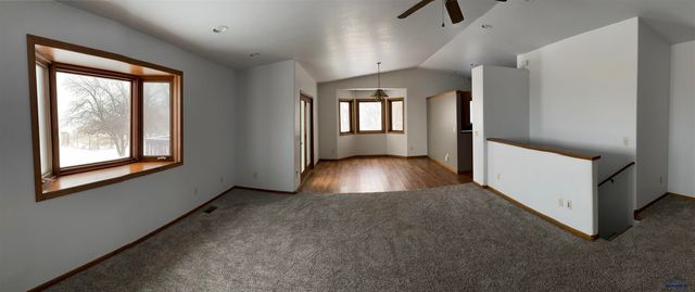 20324 AVALANCHE RD, Sturgis, SD 57785