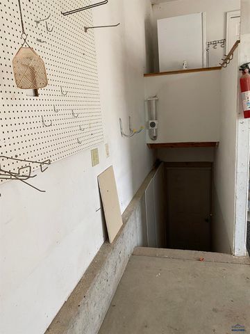 20324 AVALANCHE RD, Sturgis, SD 57785