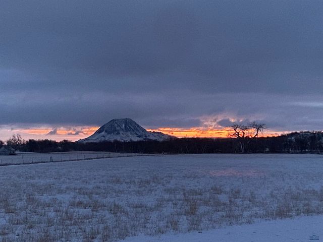 20324 AVALANCHE RD, Sturgis, SD 57785